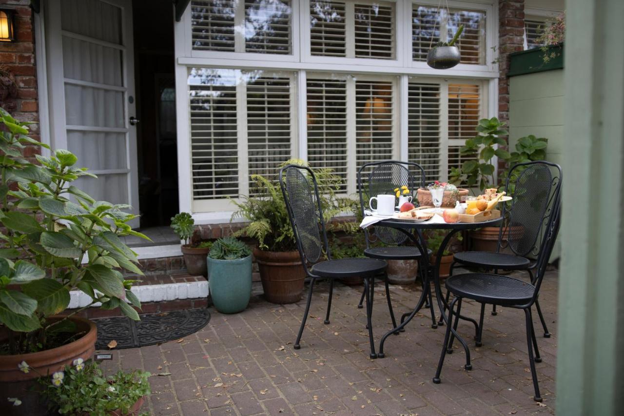 Carmel Garden Inn Екстериор снимка