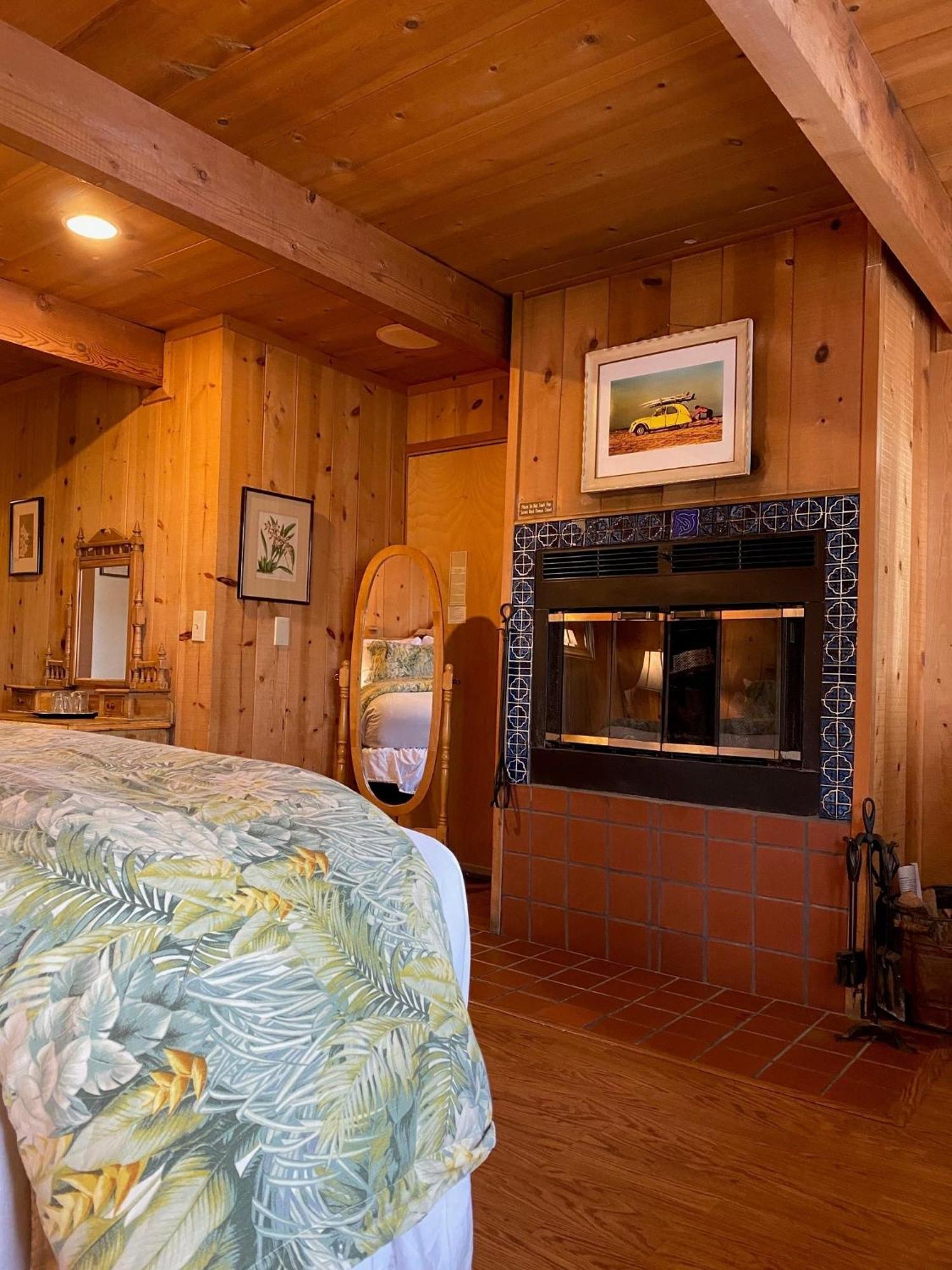 Carmel Garden Inn Екстериор снимка