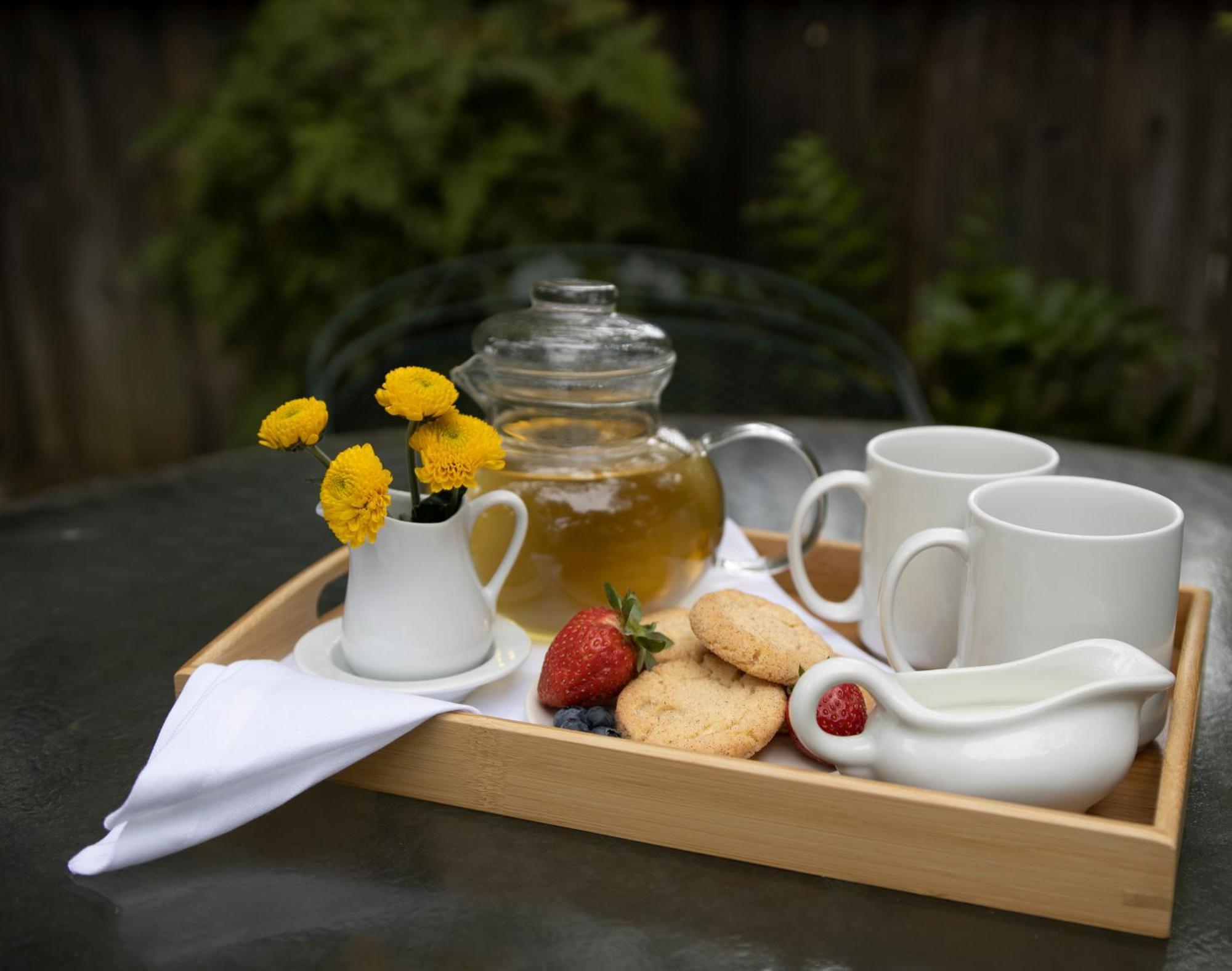 Carmel Garden Inn Екстериор снимка