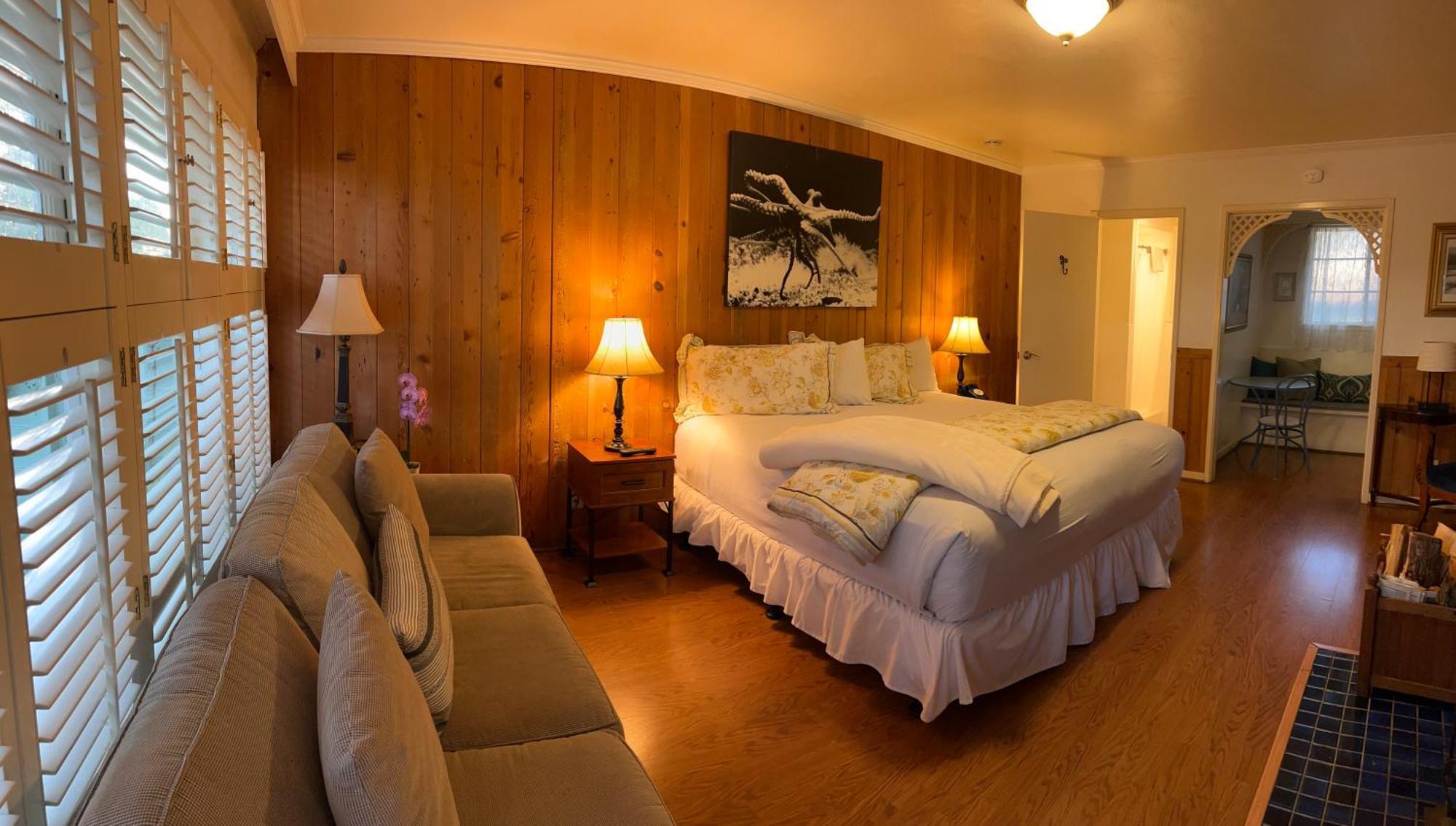 Carmel Garden Inn Екстериор снимка