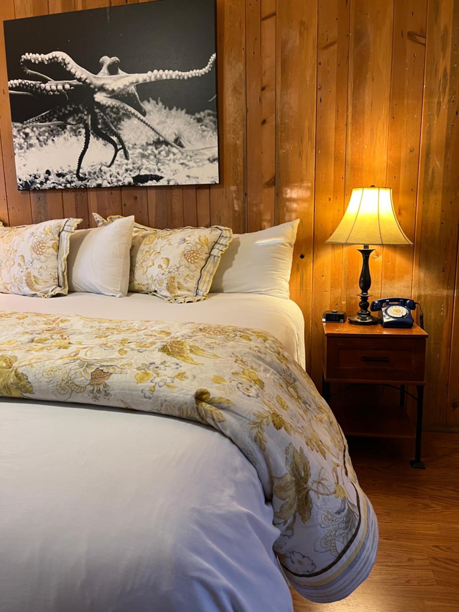 Carmel Garden Inn Екстериор снимка