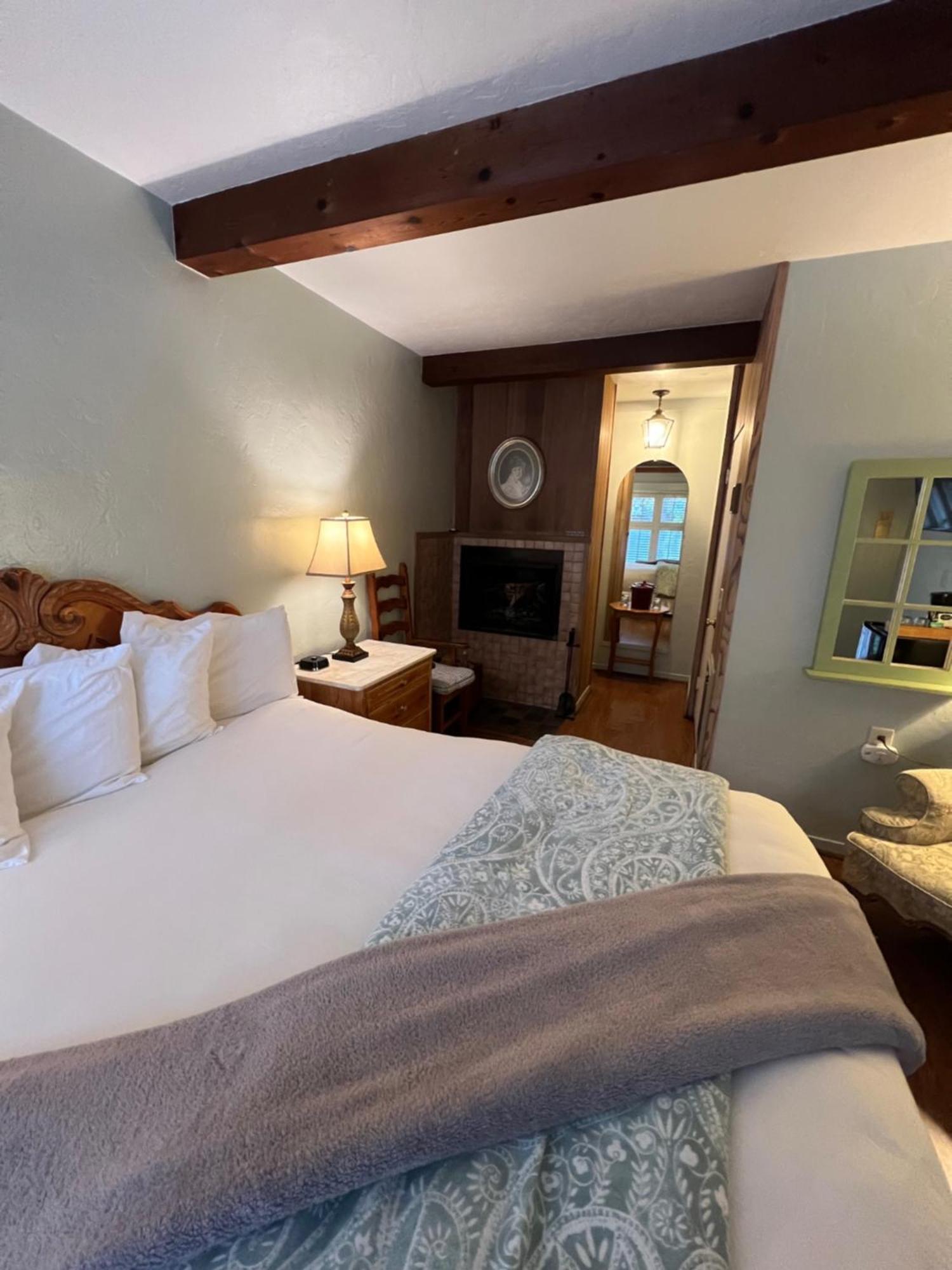 Carmel Garden Inn Екстериор снимка