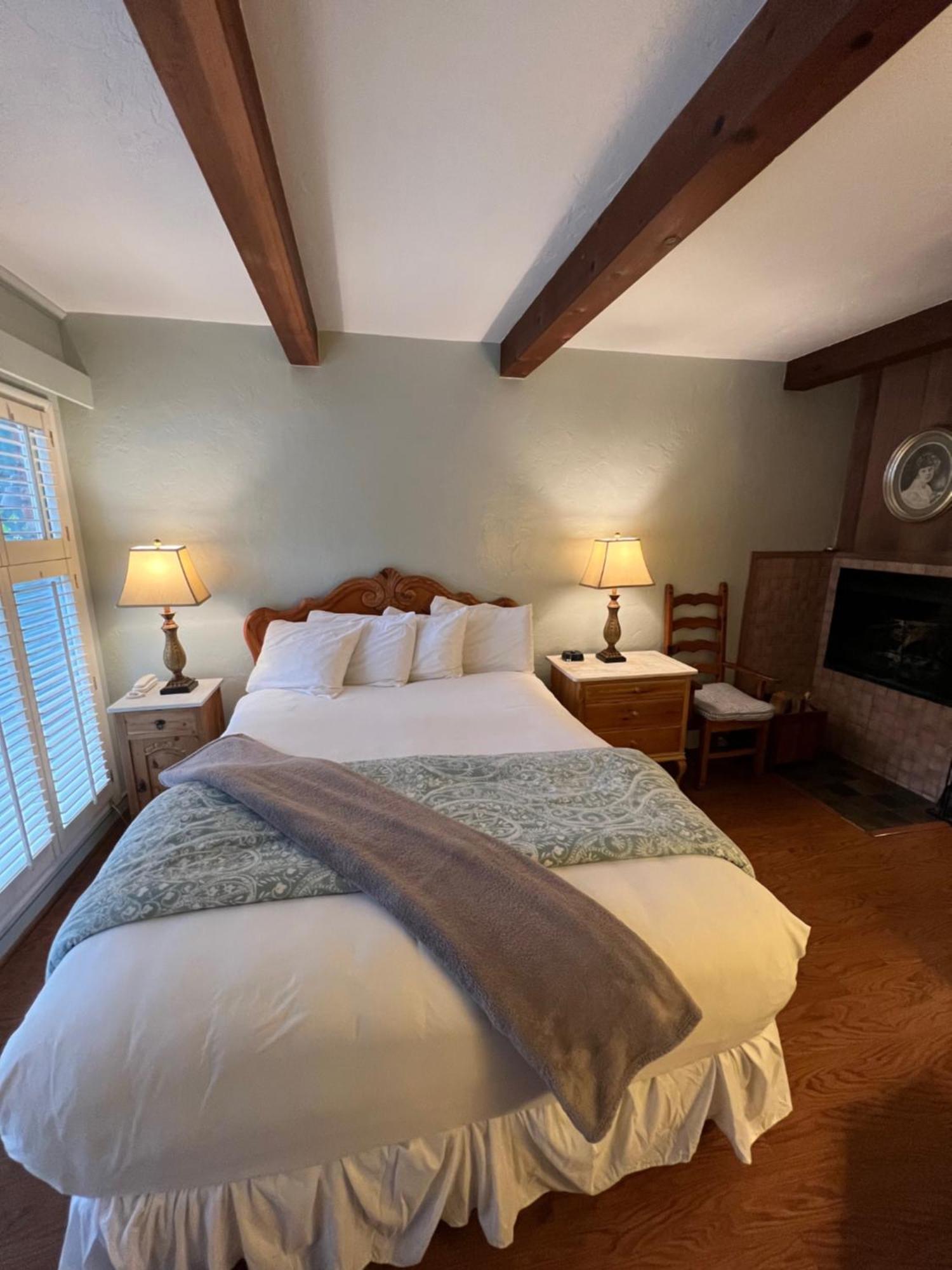 Carmel Garden Inn Екстериор снимка