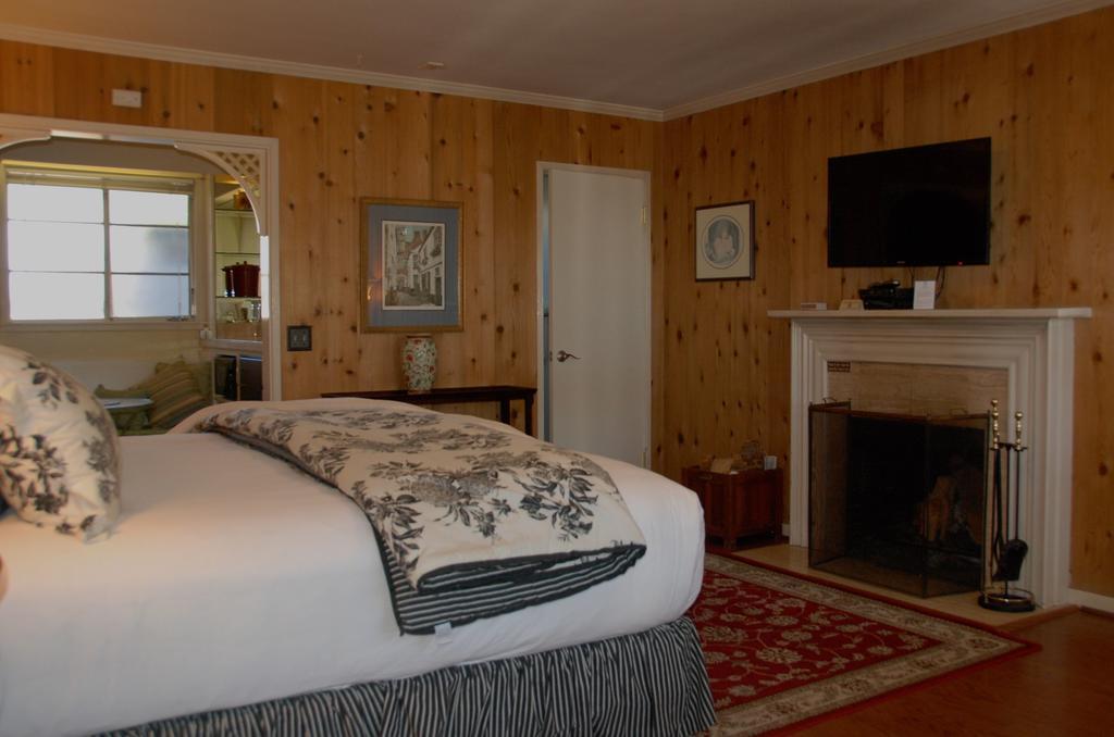 Carmel Garden Inn Стая снимка
